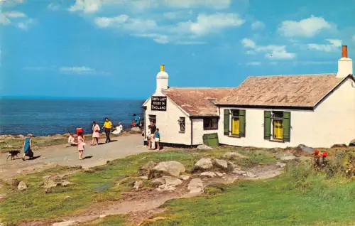 uk8201 first and last house in england lands end uk