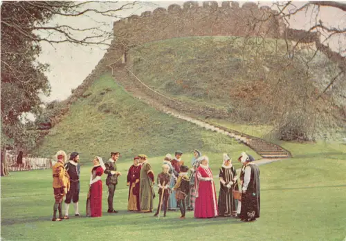 uk46477 elizabethan in the castle grounds totnes devon uk