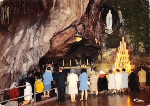 BR76857 lourdes la grotte de massabielle france