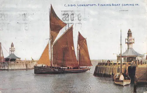 uk28150 Fischerboot kommt in Lowestoft UK