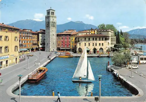 BT037 Lago di garda riva il porto Italien