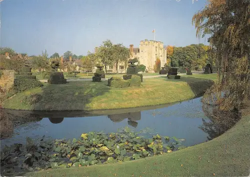 BR91905 Topiary at Hever Castle Edenbridge Kent UK