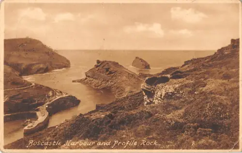 uk29445 boscastle harbour and profile rock real photo uk