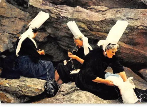 BR50358 Pays bigouden brodeuses usr les rochers de penmarch Frankreich