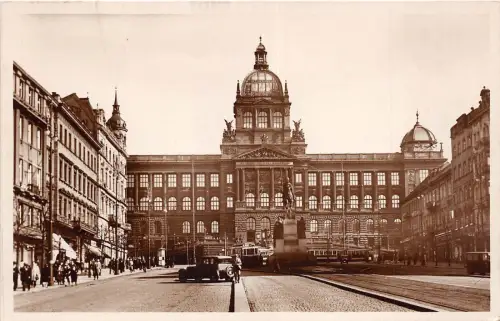 B64892 Wenzelsplatz und das Museum Praha Prag tschechisch