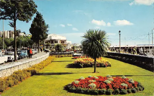 uk8388 pavilion and gardens torquay uk