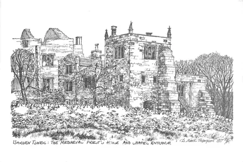 uk49721 mittelalterliches Priesterhaus und Kapelle Eingang Gartenturm UK