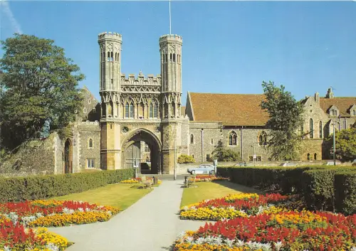 uk49461 lady wootons green and gateway of st austine canterbury uk