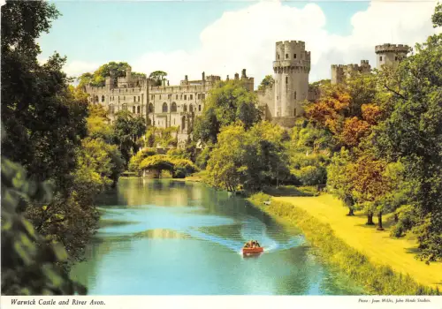 uk46614 warwick castle and river avon uk