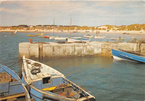 uk46531 harbour and beach beadnell northumberland uk