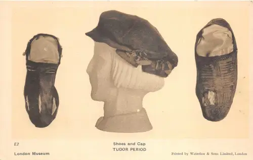 uk48416 Schuh und Kappe Periode Echtfoto UK Postkarte