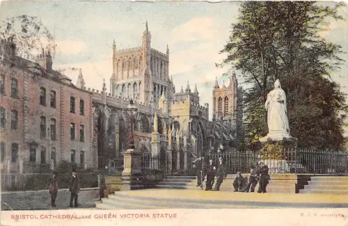 BR59647 Bristol Kathedrale und Königin Victoria Statue UK