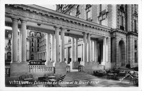 BR51578 Vittel les colonnades du casino et le grand hotel France