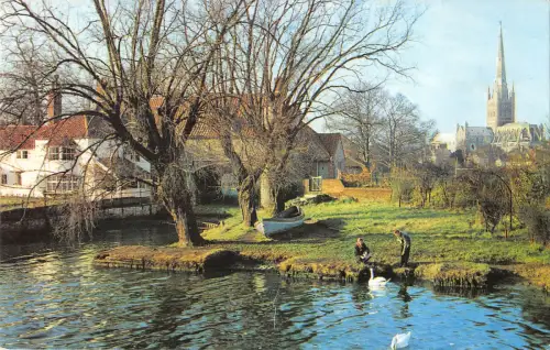 uk11443 zieht Fähre und die Kathedrale Norwich UK