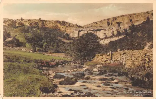 uk2681 stream and cove malham uk