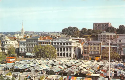 uk11401 market place and castle norwich uk