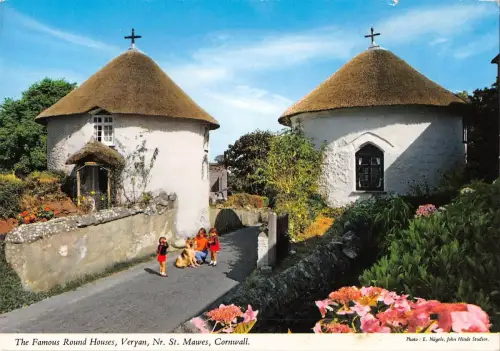 BR90817 st mawes cornwall the famous round houses veryan uk