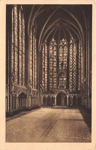 BG25912 paris interieur de la sainte chapelle france