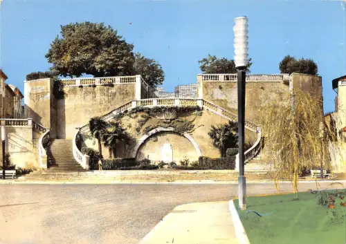 BT5234 ales escalier double montant a la promnade de la marechale France