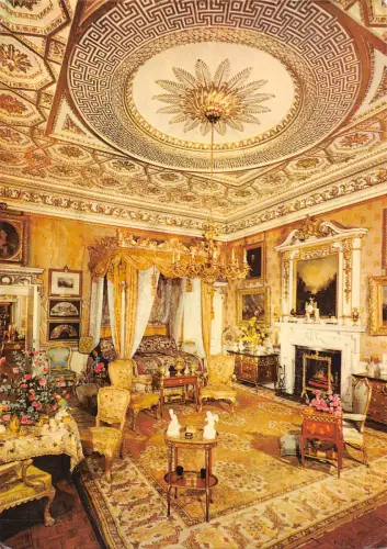 B102363 woburn abbey queen victoria s state bedroom uk