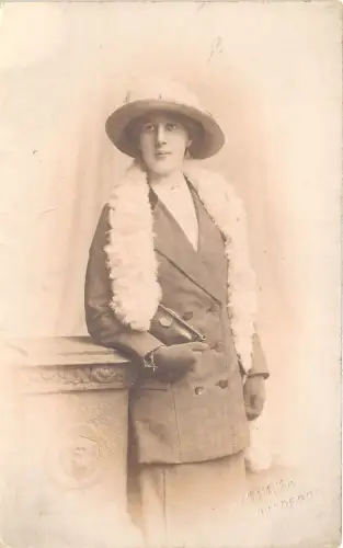 br108104 Echtfoto Sozialgeschichte Bradford Miss Annie Blackburn UK