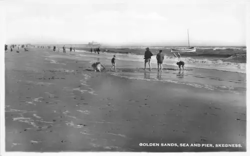 br108109 golden sands sea and pier skegness uk real photo