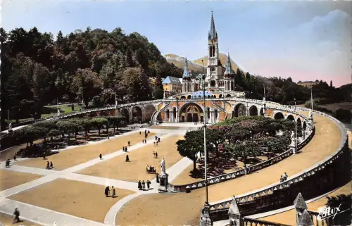 BT12791 Lourdes la basilique et l espalanade Frankreich