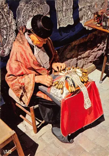 BR53445 Le Puy en Velay dentelliere en Costume d epoque France