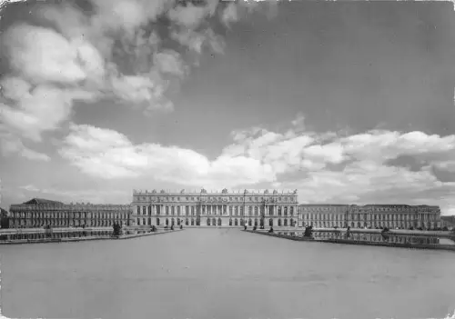 BT10505 vue generale Chateau de Versailles le chateau France
