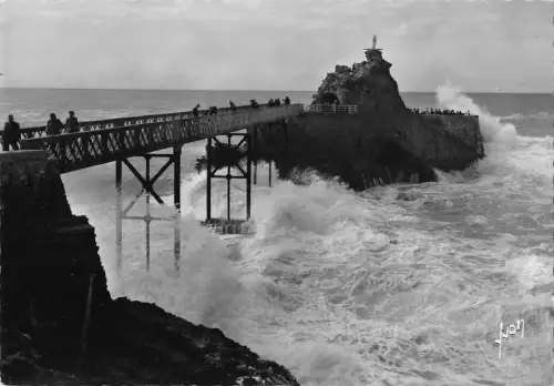 BT5220 Biarritz le rocher de la vierge France