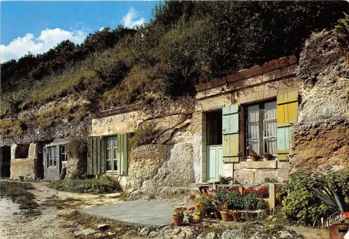 BR31438 En Touraine maisonstroglodytes france