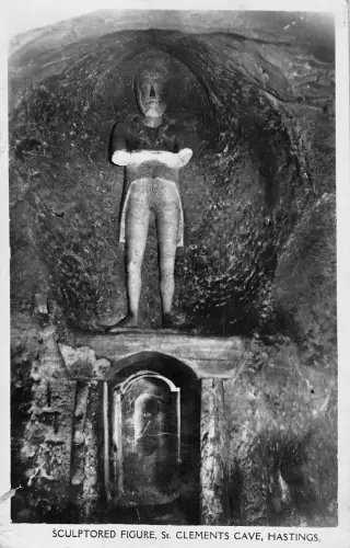 BR099933 Skulptur Figur St Clements Höhle Hastings Echtfoto Postkarte UK