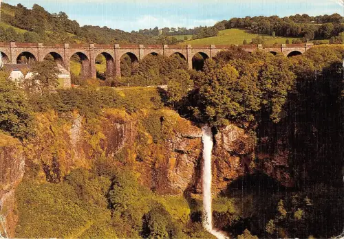 BR71147 le cantal la cascade de salins sur l auze france