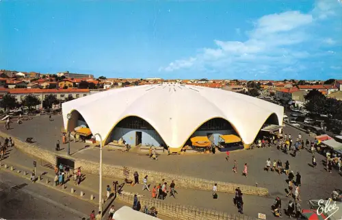 BR54136 le Marche Royan france