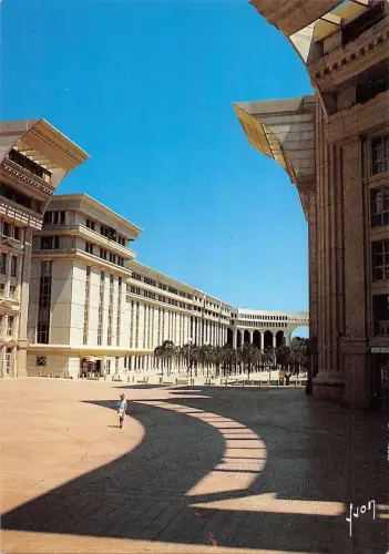 BT8137 a Antigone perspective sur l agora et la maison des sundica France