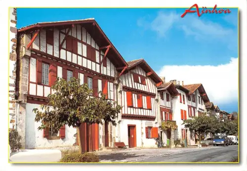 BT5201 Ainhoa maison typiques a colombage village classe France