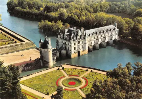BT7880 La chateau de chenonceu vue aerienne du chateau France