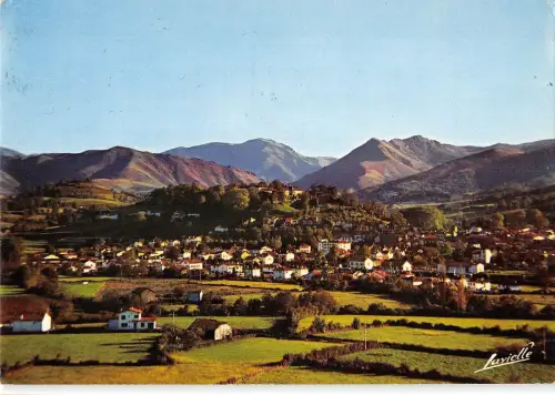 BT13059 saint Jean Pied de port vue generale et la citadelle France