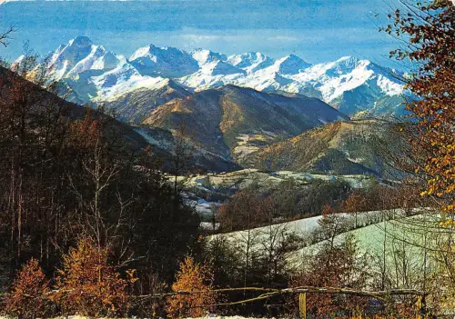 BT8722 La chaine des pyrenees montvalier France