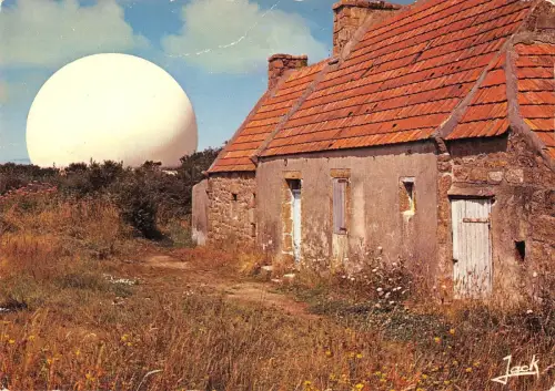 BT8981 La Cote de Granit ROse Pleumeur Bodou le radome Frankreich