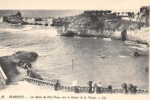 BR72647 les bains du port vieux vers le rocher de la vierge biarritz france
