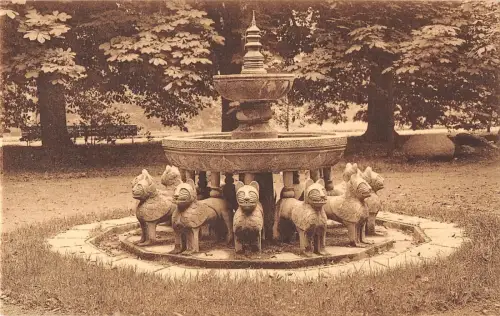 BR55899 Reproduktion de la Fontaine aux Lions le parc Chateau de Marlemont Morla