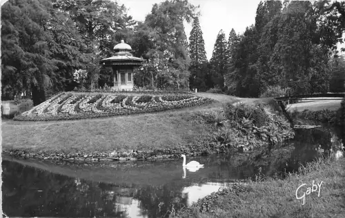BR11835 Vitre Le jardin public elle et le lac france Echtfoto