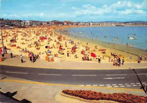 BR89195 the sands weymouth uk