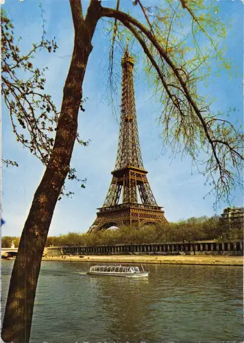 BT3337 Paris la tour eiffel France