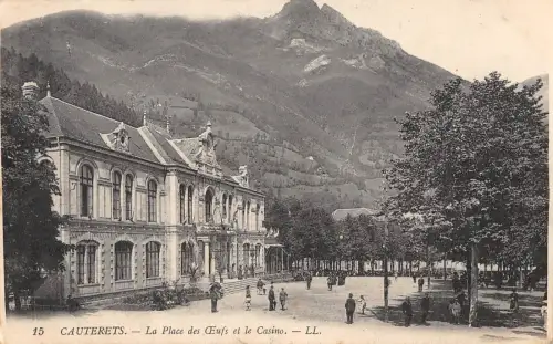 BR72763 cauterets la place des ceufs et le casino france