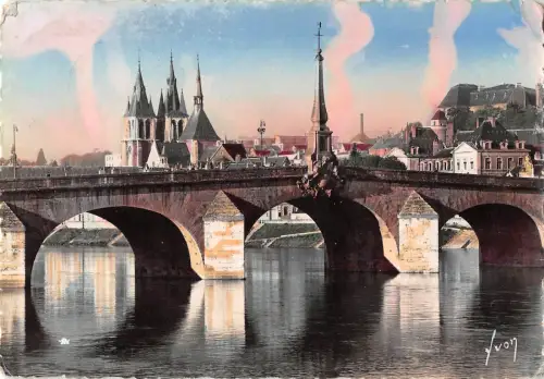 BR48798 Blois le pont de pierre et l eglise st nicolas Frankreich