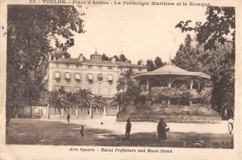 BR73065 toulon place d armes la prefecture maritime et le kiosque france