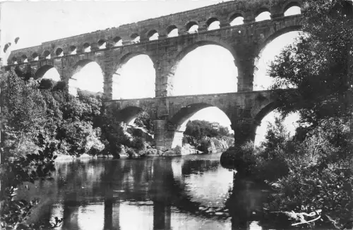 BR17347 Le pont du Gard aqueduc romain france