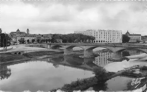 BR38722 Le pont sur l adour et le splendid Dax france